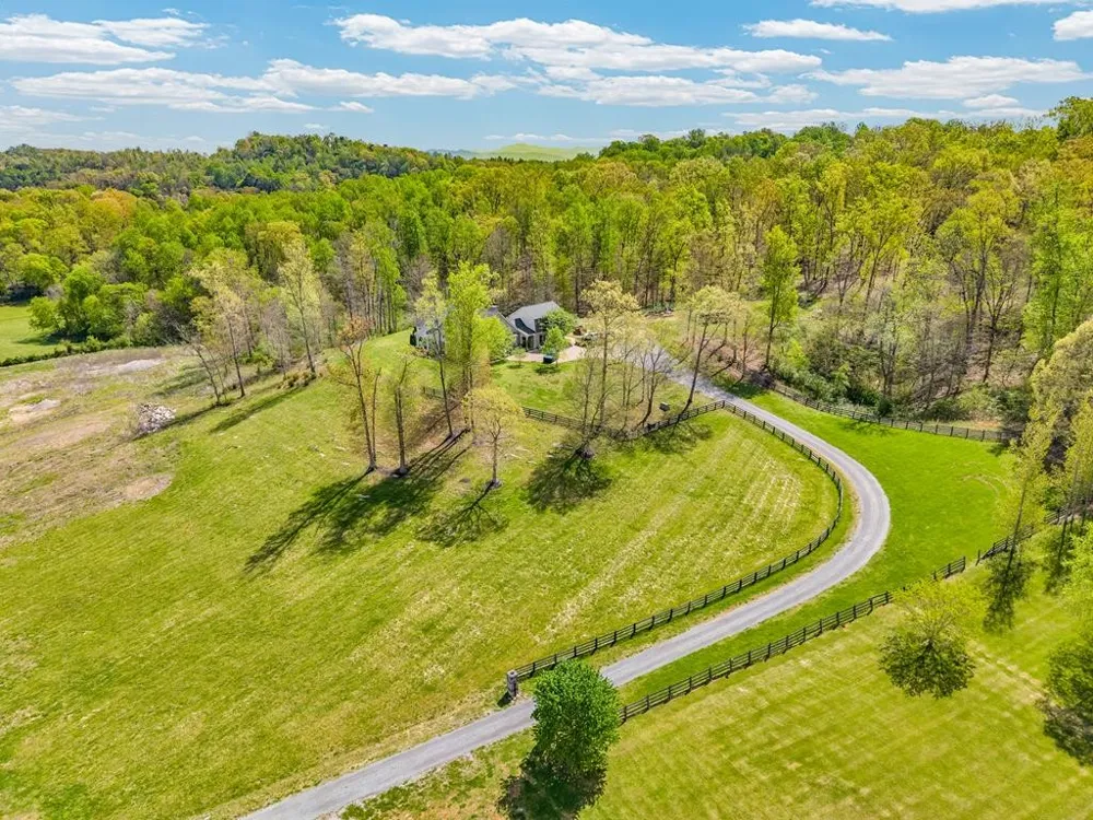 36313635 Louisville Rd Louisville, TN 37777