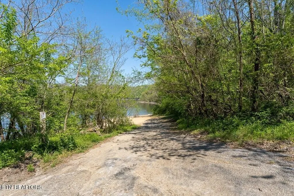 588 Austin Bottom Rd Baxter, TN 38544