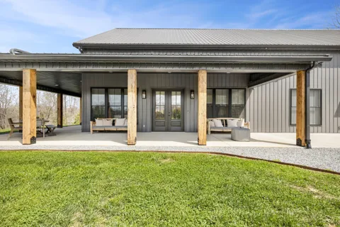 156 Junction Dr
