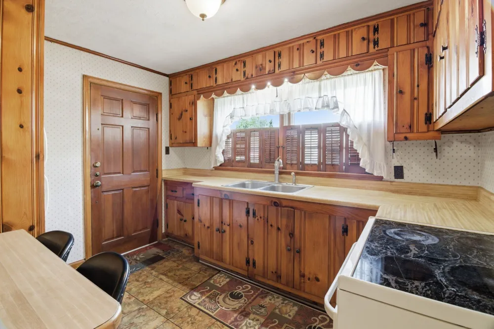 1605 College St White Pine, TN 37890