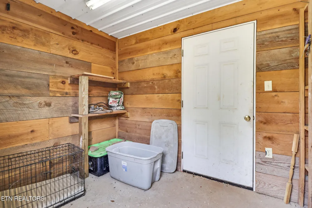 9988 Upper East Valley Rd Pikeville, TN 37367