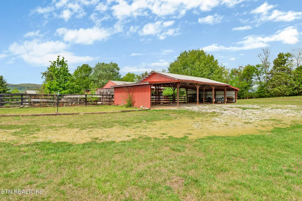 9988 Upper East Valley Rd Pikeville, TN 37367