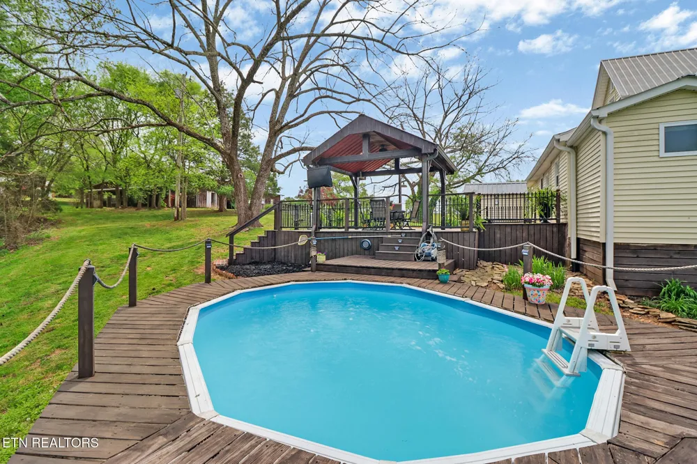 9988 Upper East Valley Rd Pikeville, TN 37367