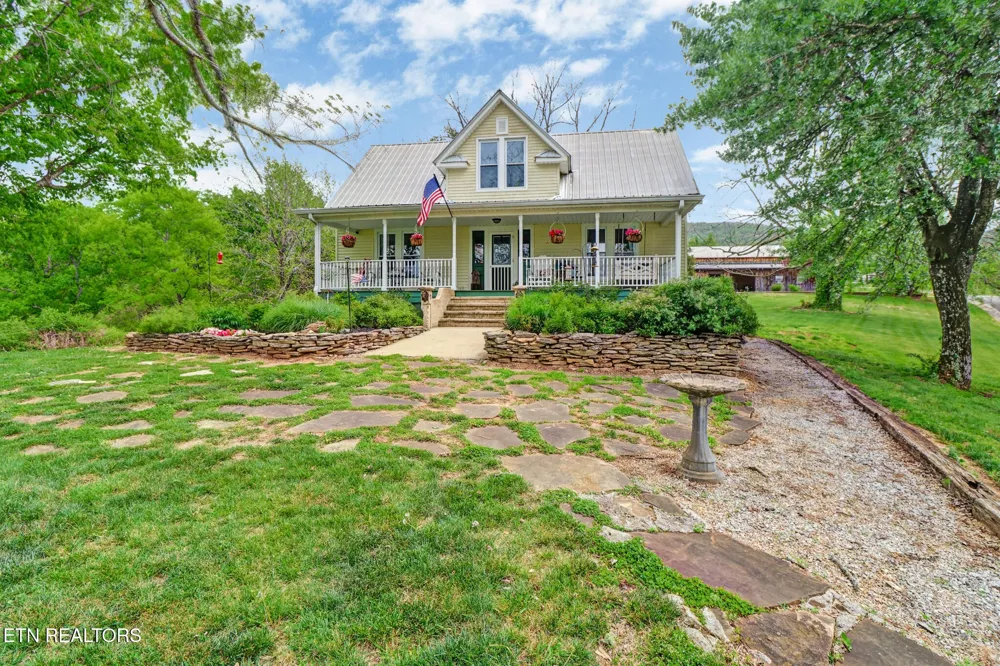 9988 Upper East Valley Rd Pikeville, TN 37367