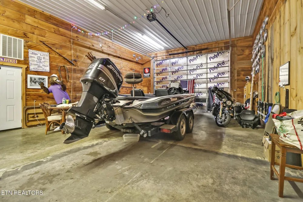9988 Upper East Valley Rd Pikeville, TN 37367