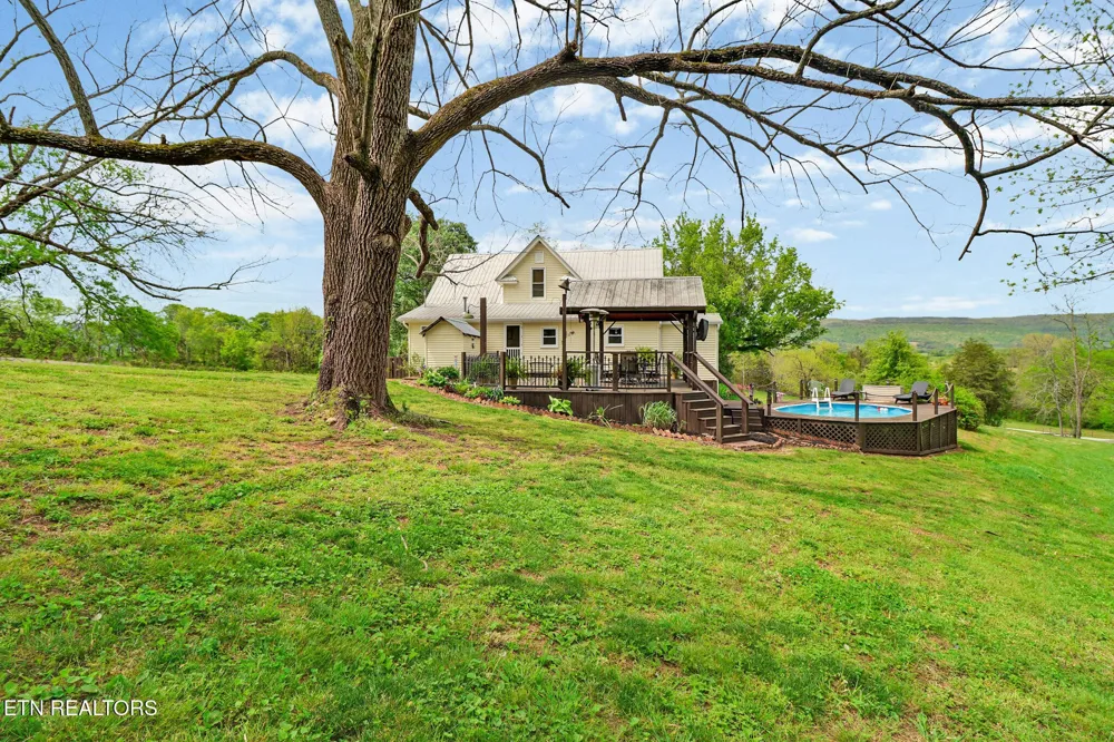 9988 Upper East Valley Rd Pikeville, TN 37367