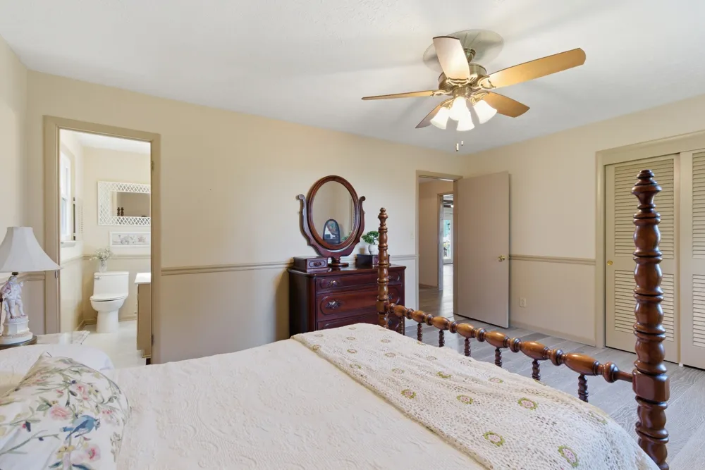 5843 Highway 41 Cedar Hill, TN 37032