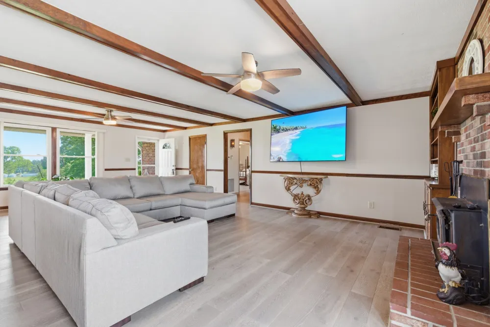 5843 Highway 41 Cedar Hill, TN 37032