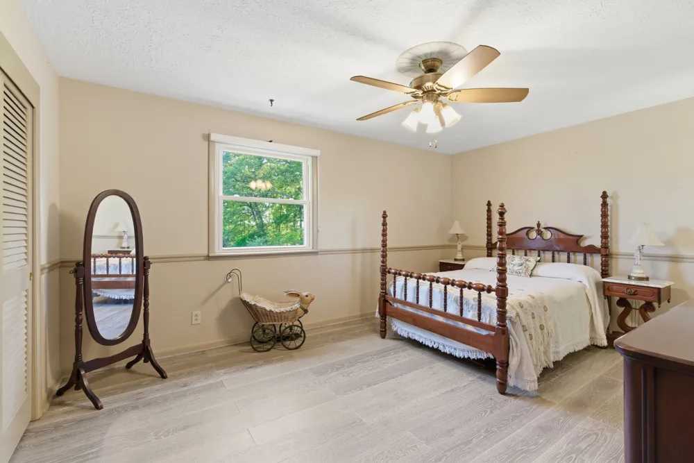 5843 Highway 41 Cedar Hill, TN 37032