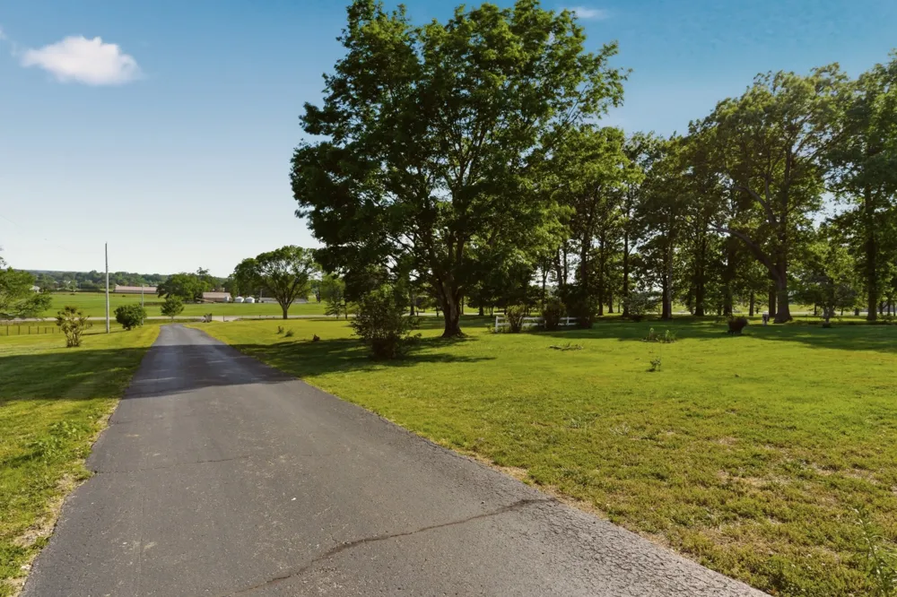 5843 Highway 41 Cedar Hill, TN 37032