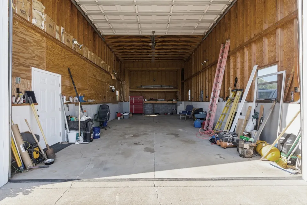 5843 Highway 41 Cedar Hill, TN 37032