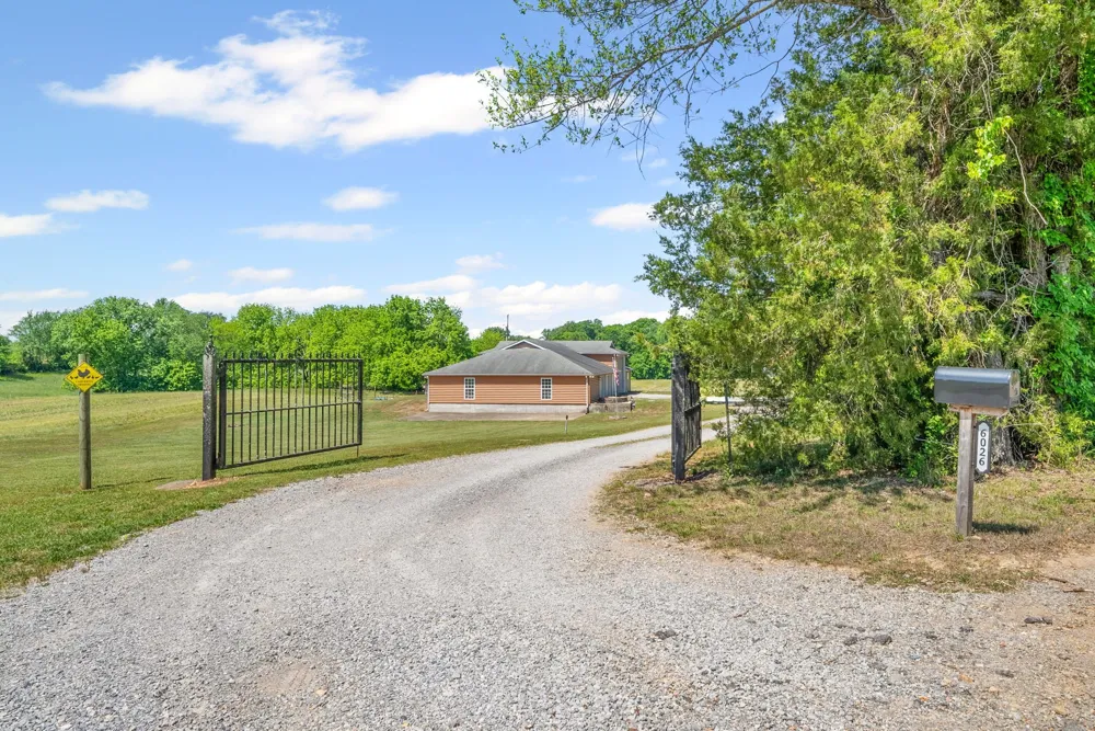 6026 Buzzard Creek Rd Cedar Hill, TN 37032