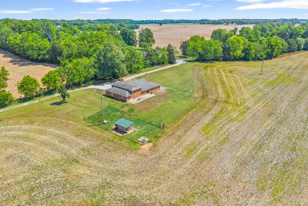 6026 Buzzard Creek Rd Cedar Hill, TN 37032