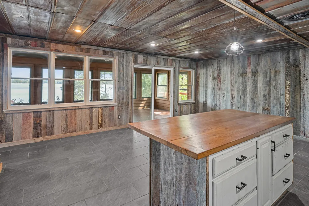 101 Woodland Pt Estill Springs, TN 37330