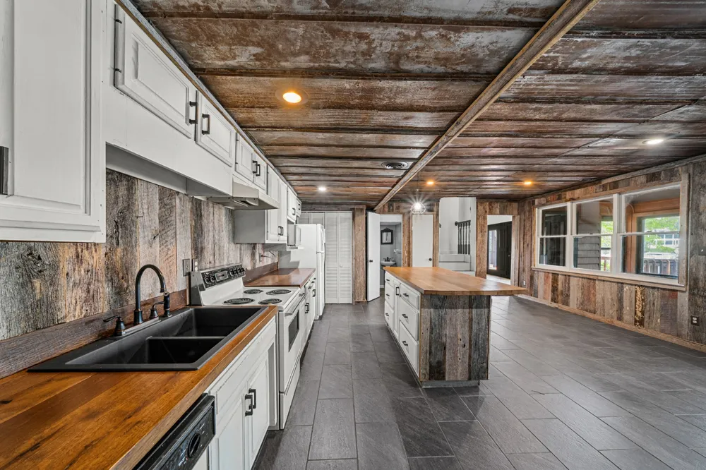 101 Woodland Pt Estill Springs, TN 37330
