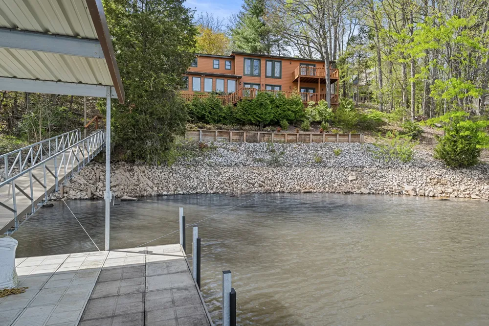 101 Woodland Pt Estill Springs, TN 37330