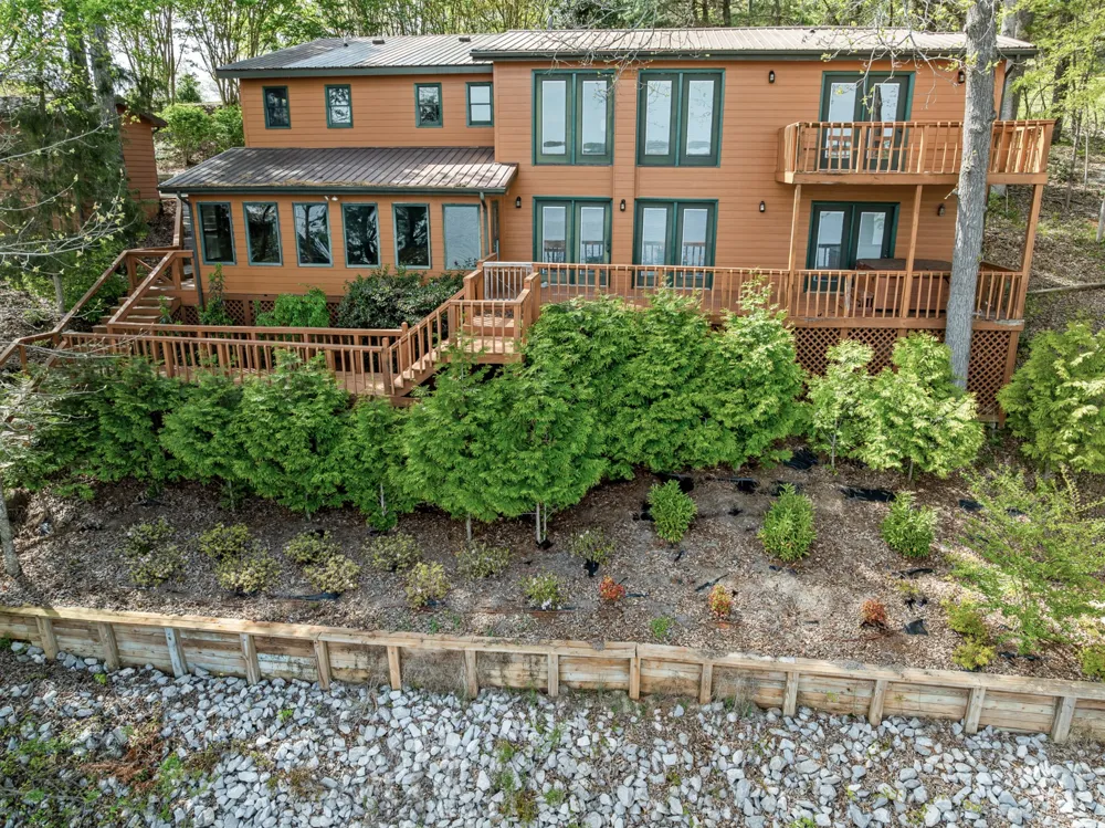 101 Woodland Pt Estill Springs, TN 37330