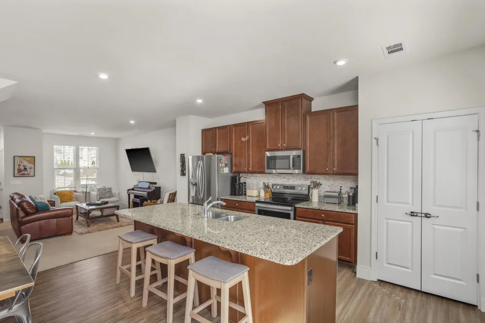 4316 Summercrest Blvd #904 Antioch, TN 37013