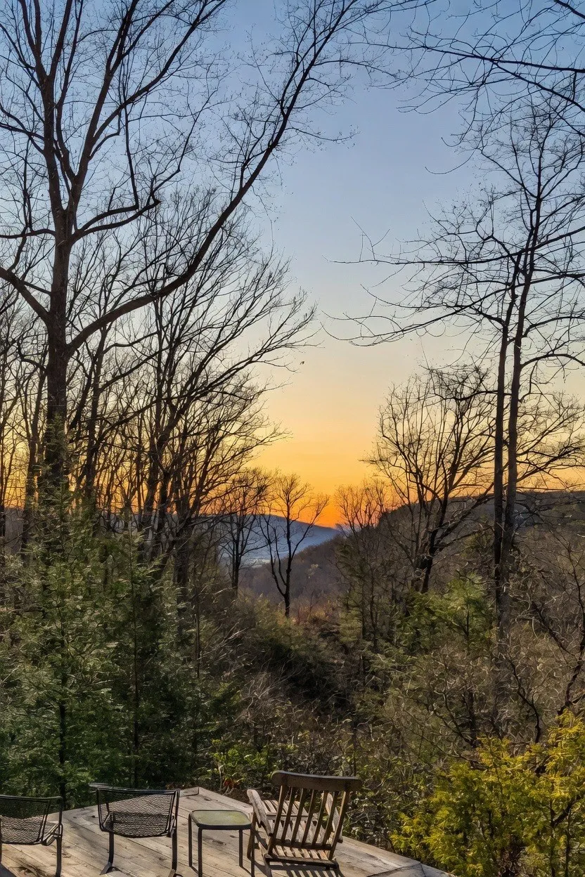 232 Hollingsworth Cove Rd Monteagle, TN 37356
