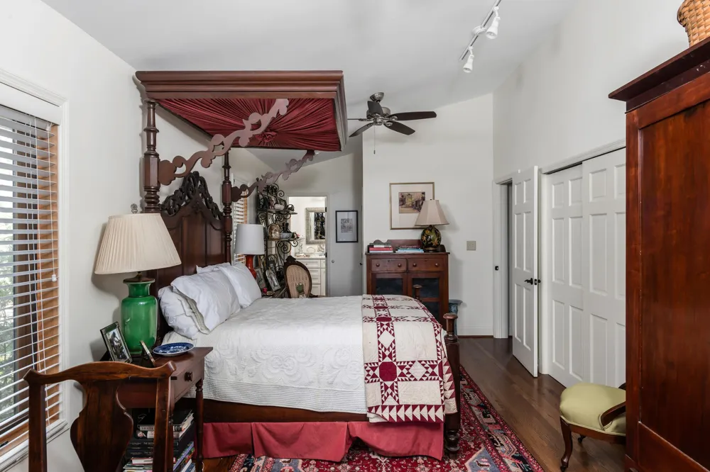 232 Hollingsworth Cove Rd Monteagle, TN 37356