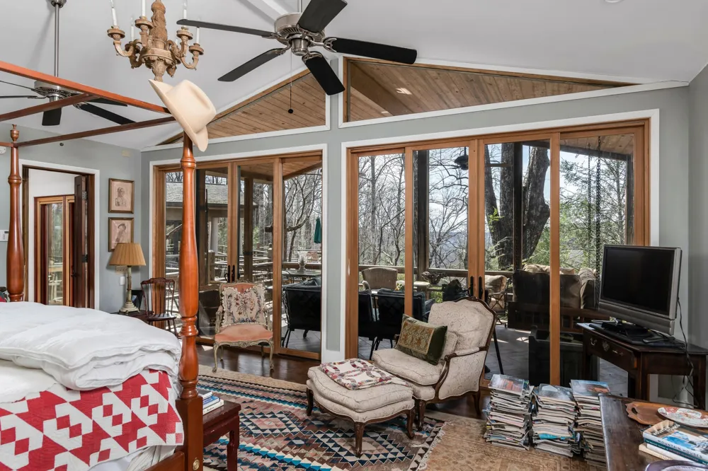 232 Hollingsworth Cove Rd Monteagle, TN 37356