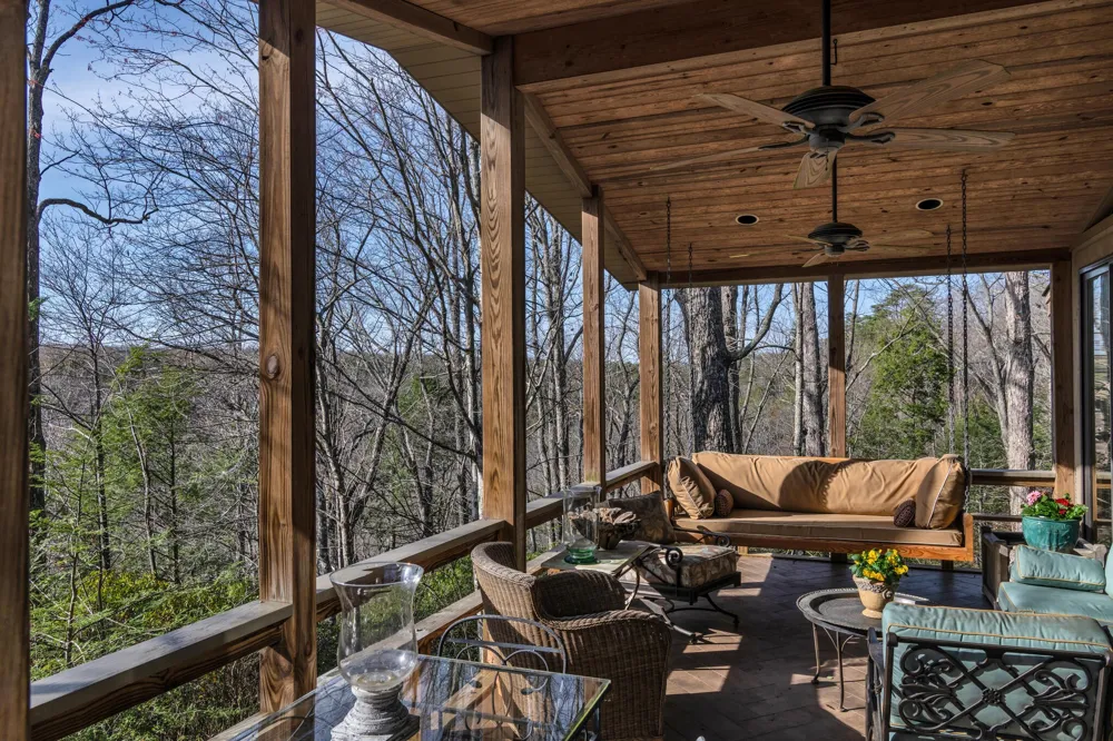 232 Hollingsworth Cove Rd Monteagle, TN 37356