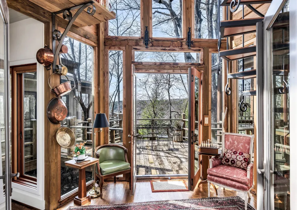 232 Hollingsworth Cove Rd Monteagle, TN 37356