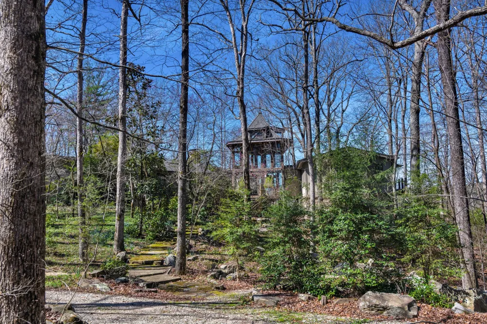 232 Hollingsworth Cove Rd Monteagle, TN 37356