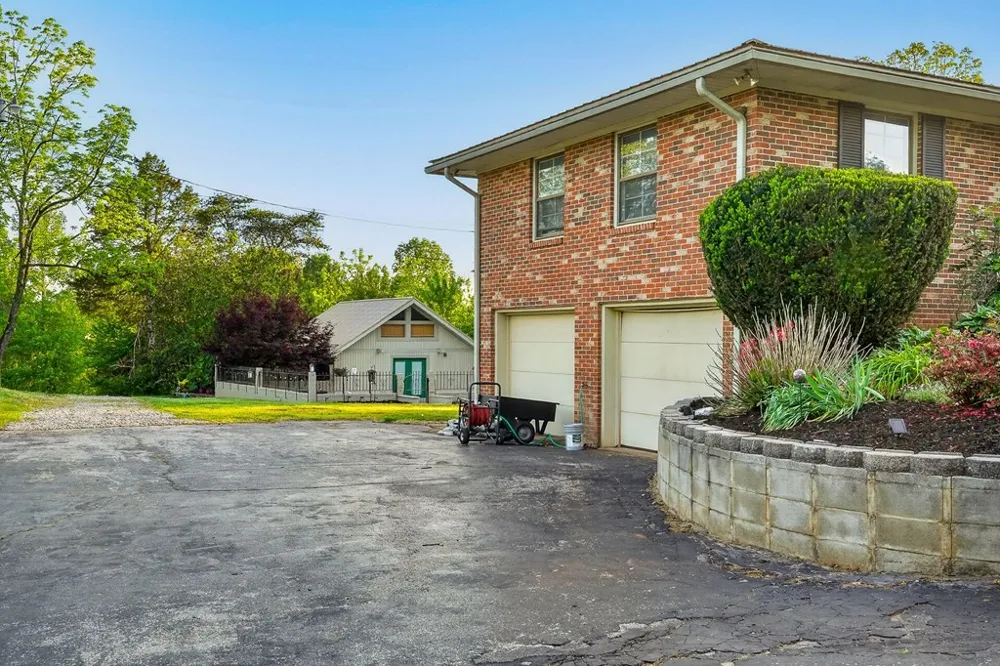 843 W Bockman Way Sparta, TN 38583