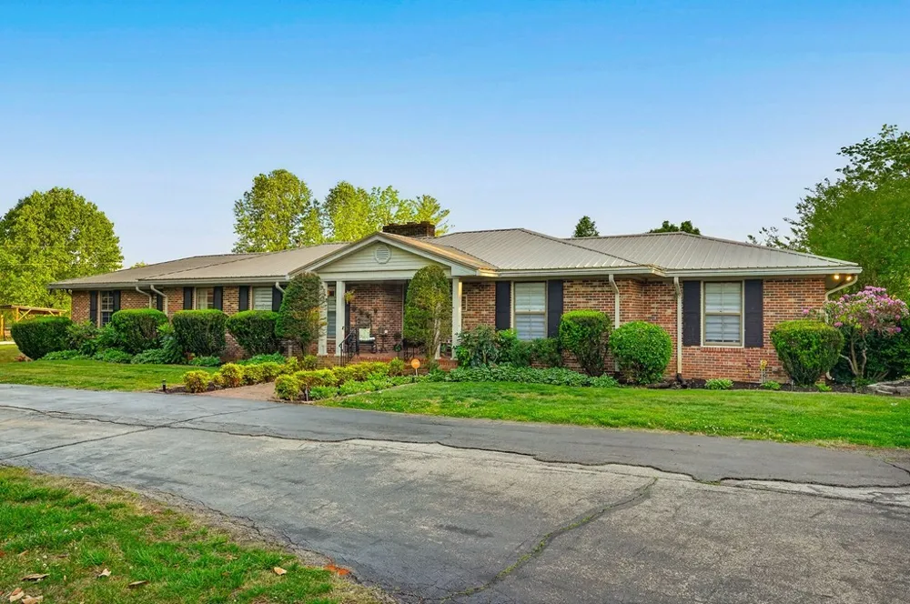 843 W Bockman Way Sparta, TN 38583