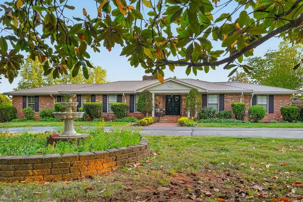 843 W Bockman Way Sparta, TN 38583
