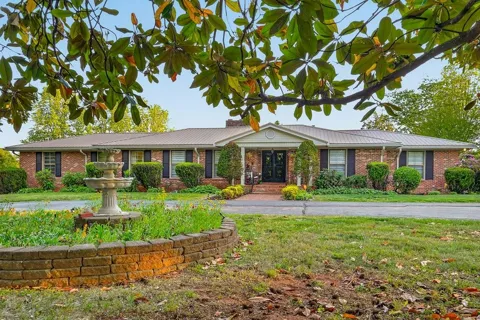 843 W Bockman Way