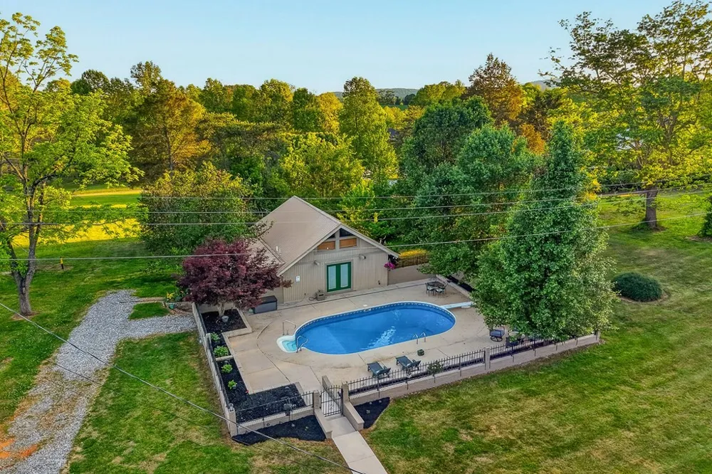 843 W Bockman Way Sparta, TN 38583