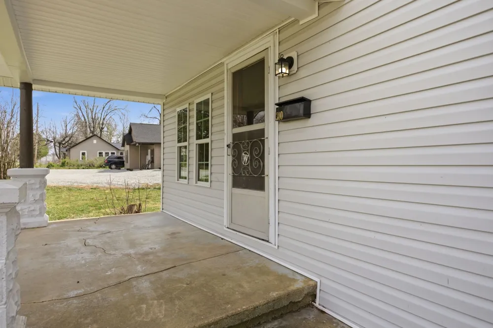 310 Smith Ave Hohenwald, TN 38462