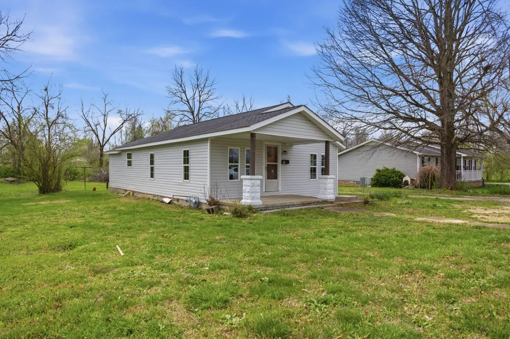 310 Smith Ave Hohenwald, TN 38462