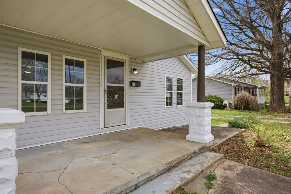 310 Smith Ave Hohenwald, TN 38462