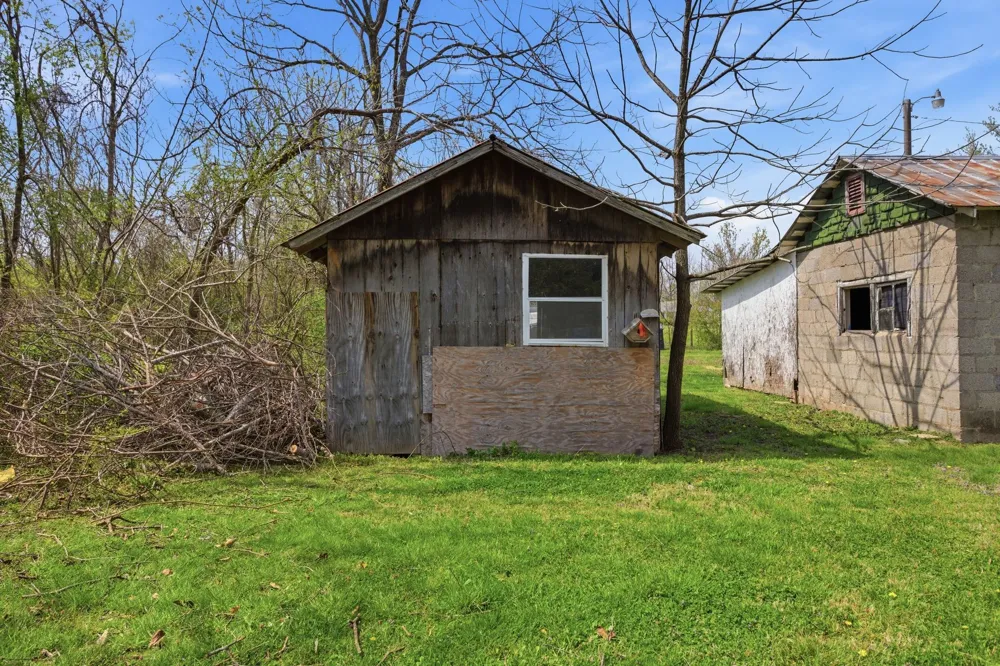 310 Smith Ave Hohenwald, TN 38462