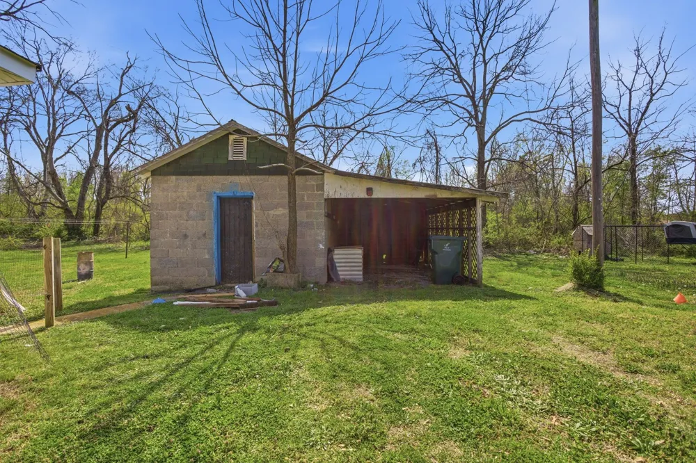 310 Smith Ave Hohenwald, TN 38462