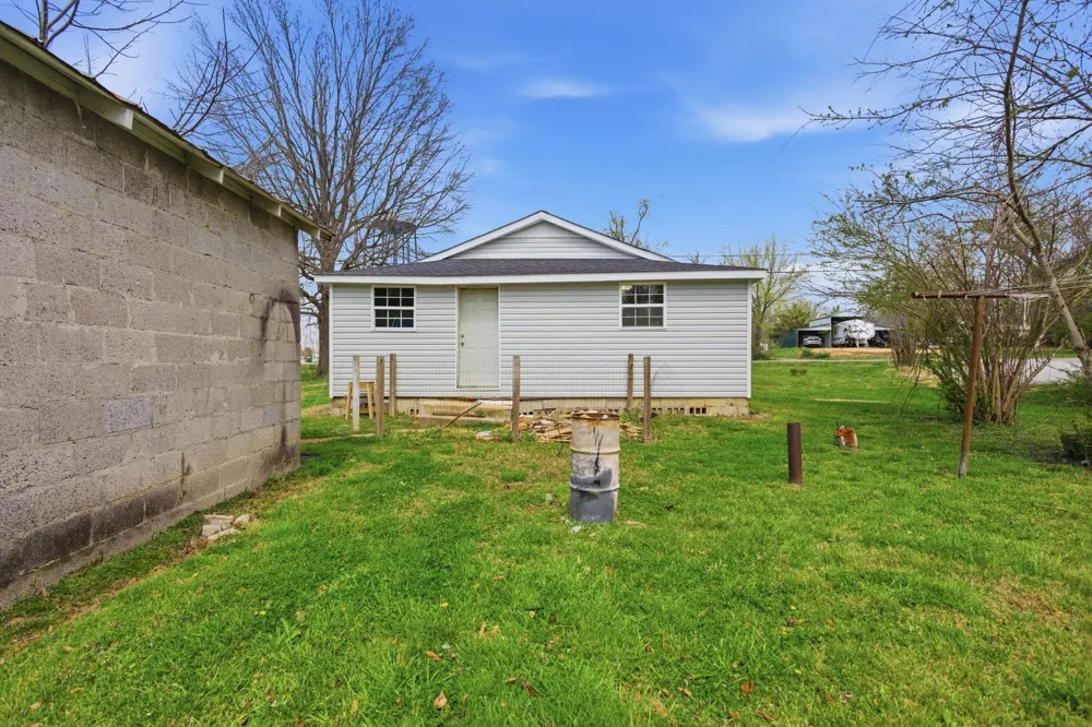 310 Smith Ave Hohenwald, TN 38462