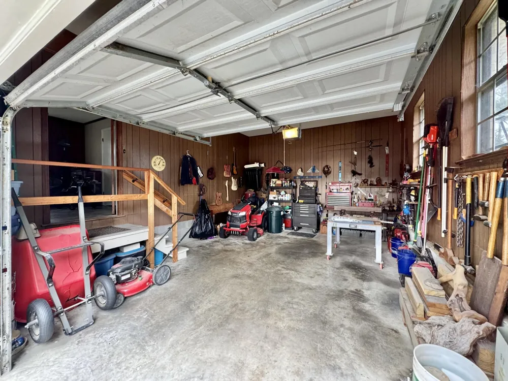 1127 Dean Corvin Lane Dayton, TN 37321