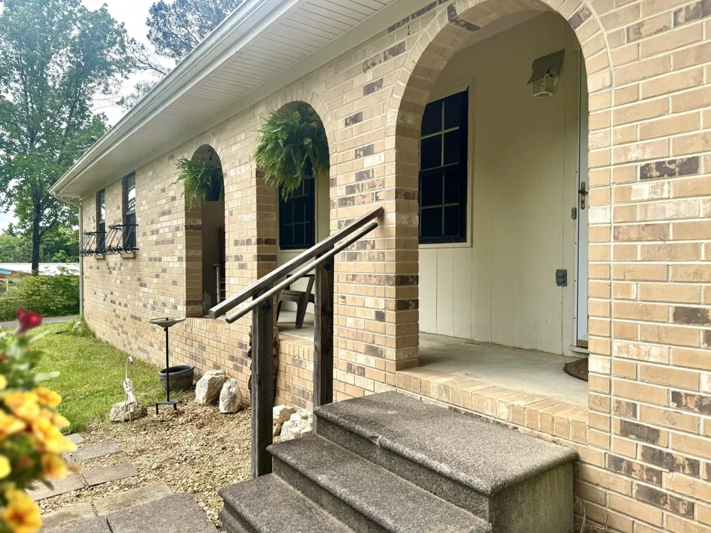 1127 Dean Corvin Lane Dayton, TN 37321