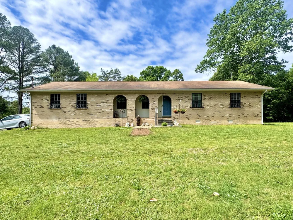 1127 Dean Corvin Lane Dayton, TN 37321