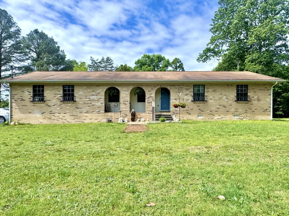 1127 Dean Corvin Lane Dayton, TN 37321