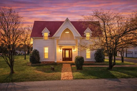 107 Mechanic St