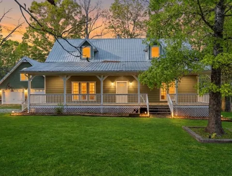 1148 Stoltz Rd