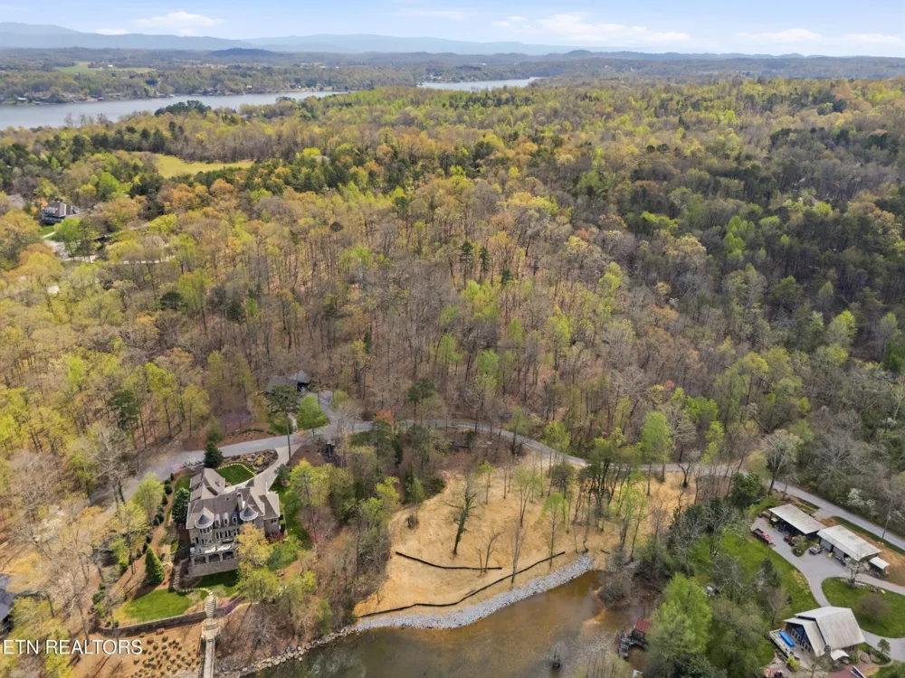 1750 Lakeland Dr aka 1 Headricks Co Lenoir City, TN 37772