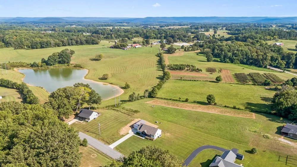 156 Collins River Dr Rock Island, TN 38581