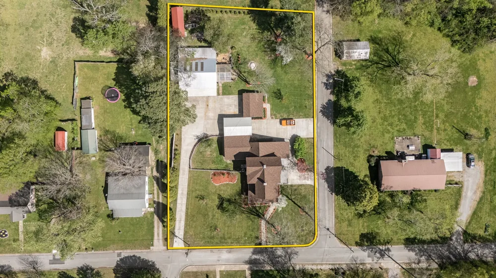 202 High Street Bell Buckle, TN 37020