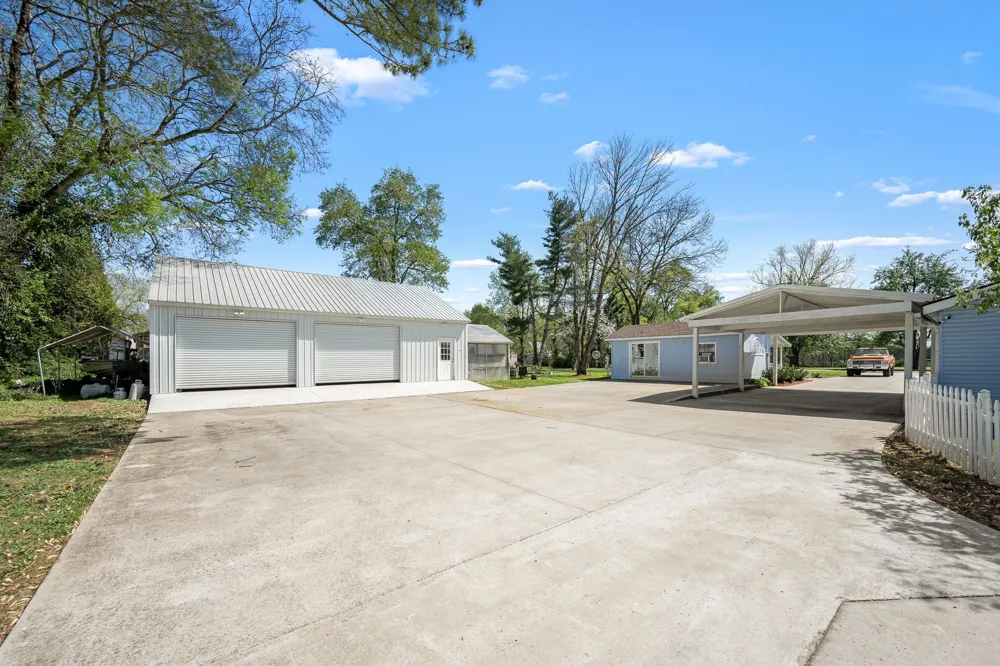202 High Street Bell Buckle, TN 37020