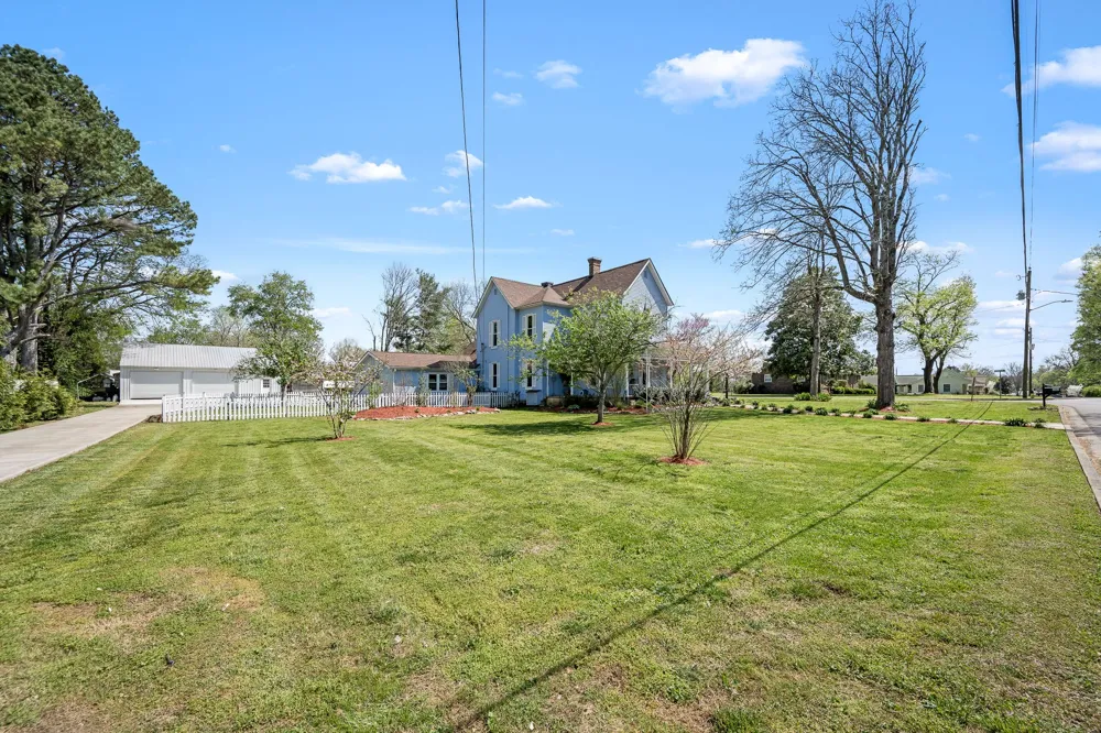 202 High Street Bell Buckle, TN 37020